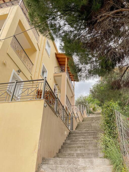 Afroditi'S Apartment Superb View Gytheio Exterior foto